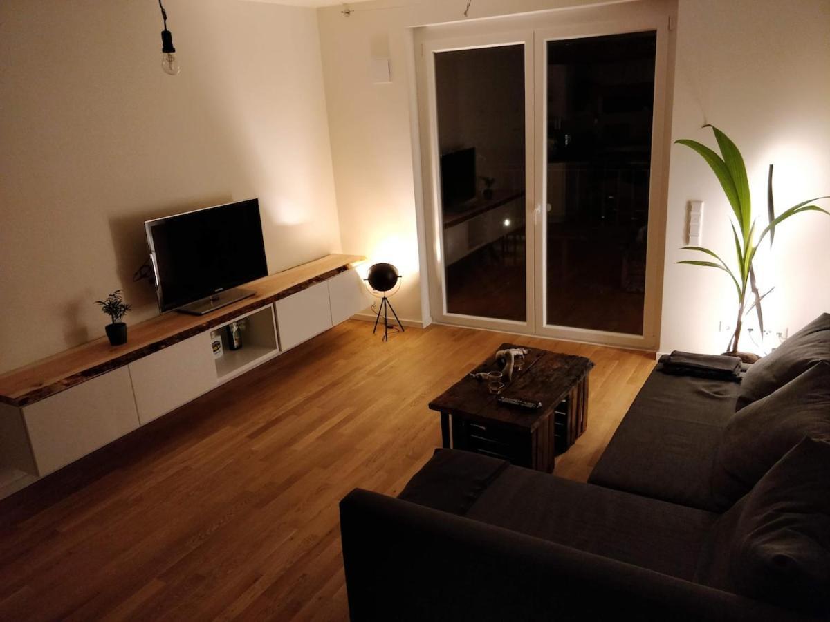 Gemuetlich - Zentral - Modern - Am Kanal Apartment